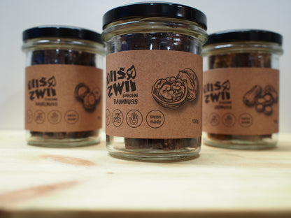 Nuss-Trio – drei einzelne Gläser mit Frucht-Nuss-Riegeln: Haselnuss, Baumnuss und Erdnuss